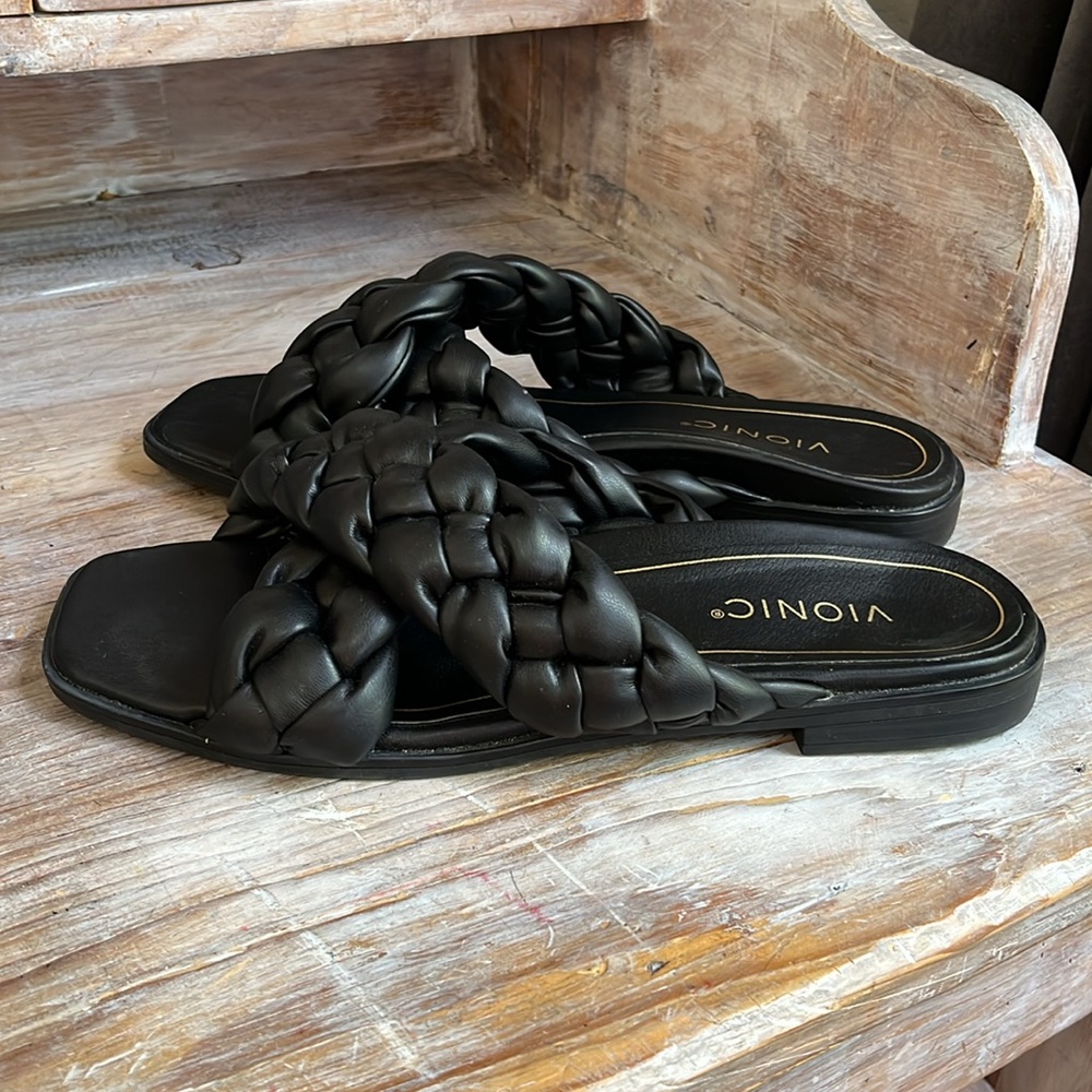 Vionic Black Braided Sandals